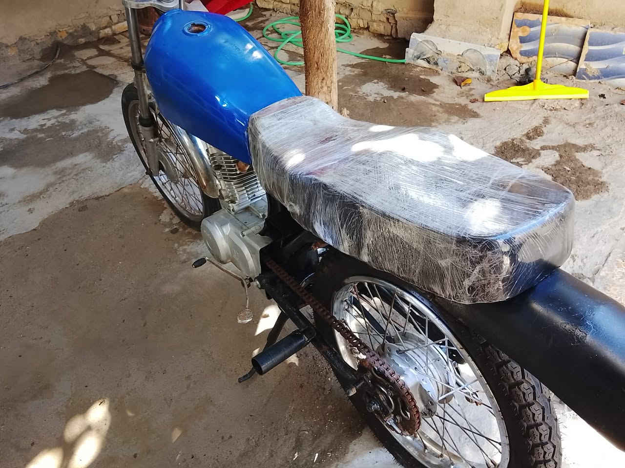 السلام عليكم دراجه لبيع عوزه بس دبلت وره دراجه كلك كلك السعر خاص مكان سوك شيوخ ناحية


**إذا كنت صاحب هذا الإعلان وتريد حذفه لأي سبب، رجاءا أرسل رسالة إلى الدعم الفني**