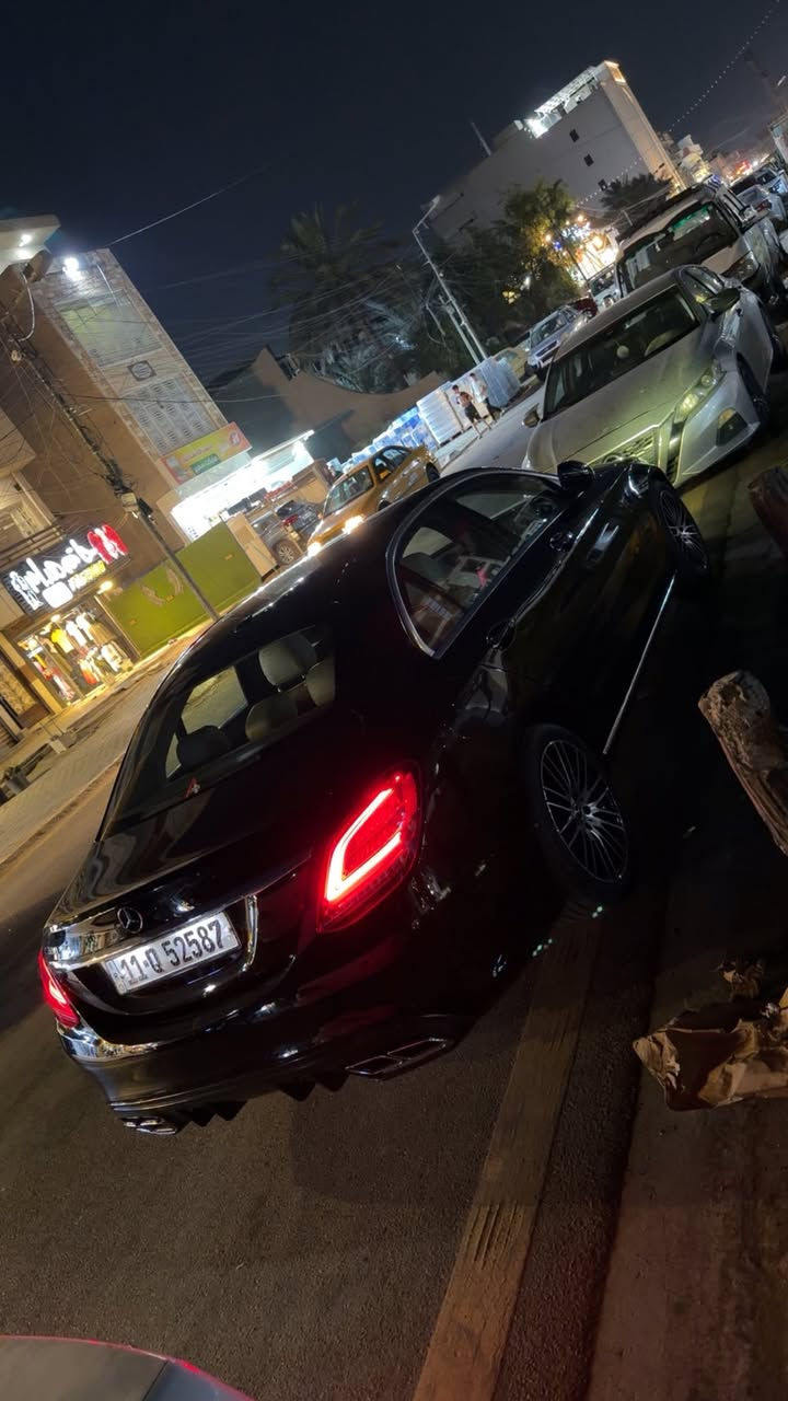 سلام عليكم مارسيدس
C300 
موديل 2021 فول السياره 
ماشيه 52 مايل كير مكينه كفاله شاصي لغد كفاله
حادثها جاملغ خلفي وباب جاملغ امامي مبدل بلادي باب مبدل بلادي بدون صبغ الصبغ جاملغ خلفي 
السياره مغلفه بي بي اف ضمان 10 سنوات 
باسمي شخصياً السعر 245 وبيها مجال مراوس ترهم 
مكاني حي القاهره رقمي 
***********
