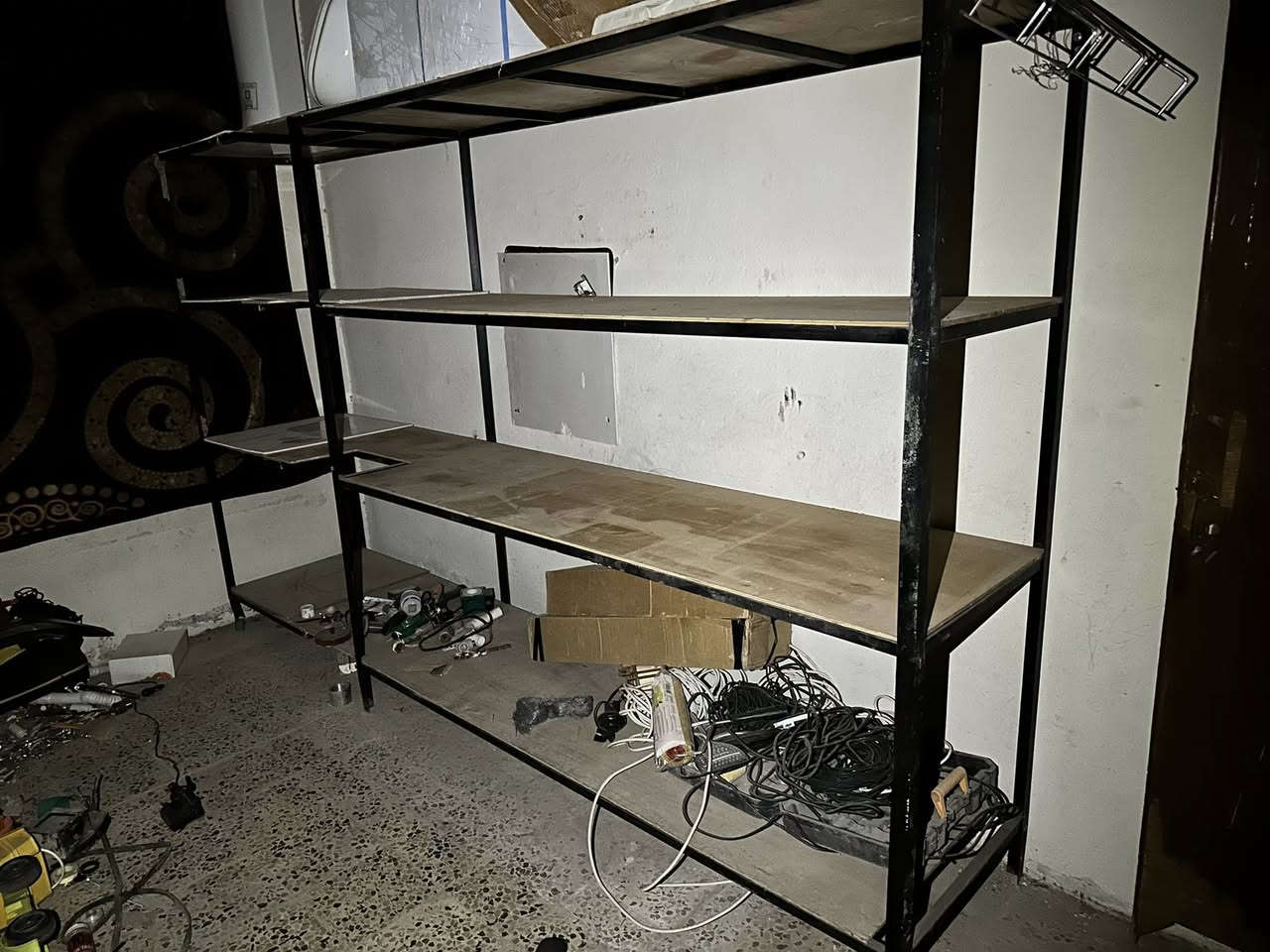 رفوف عدد 2 مع خشبهم قياسهم عرض 60 ارتفاع 185 عرض 3 متر سعرهم 75 الف   باب تركي جديد غير مستخدم ثقيل قياس باب 74 في 208 سعرو 80 الف


**إذا كنت صاحب هذا الإعلان وتريد حذفه لأي سبب، رجاءا أرسل رسالة إلى الدعم الفني**