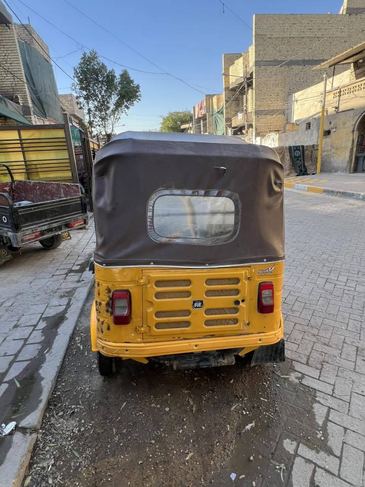 سلام عليكم تكتك للبيع موديل 2020 شهر 10 
لون اصفر ( أوراق ) 
السعر 3 ونص وبيهه مجال 

***********
