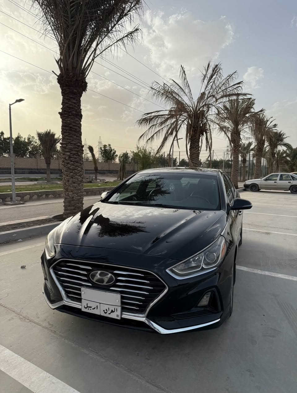 للبيع فقط بدون مراوس
سوناتا 2018 (سبورت)SPORT فول مواصفات 1/1
وارد امريكي
ماشية 112 mi
المواصفات:
ستيرن رياضي حرف D 
-شاشة 
-كامرة
-بصمة
-فتحة
-رادار خلفي
-رادار جانبي
-تحديد مسار 
-شفتات بالاستيرن
-فول تحكم ستيرن
-دبل كزوز(سبورت)
محرك 2400 GDI🚀 ، كفالة من الفتح.
-كشنات جلد
-كشن السائق كهرباء
-تدفئه بالكشنات
-شاشه ديجتال
-اشاير بالمري 
 

السيارة فقط البنيد صبغ ، صور امريكا بالمنشور 
رقم السيارة اربيل الماني.
گير ومكينة مكفول من الفتح  ، تبريد فول.
مكان السيارة بغداد
السعر 128 وبي مجال.
للاستفسار:
***********
