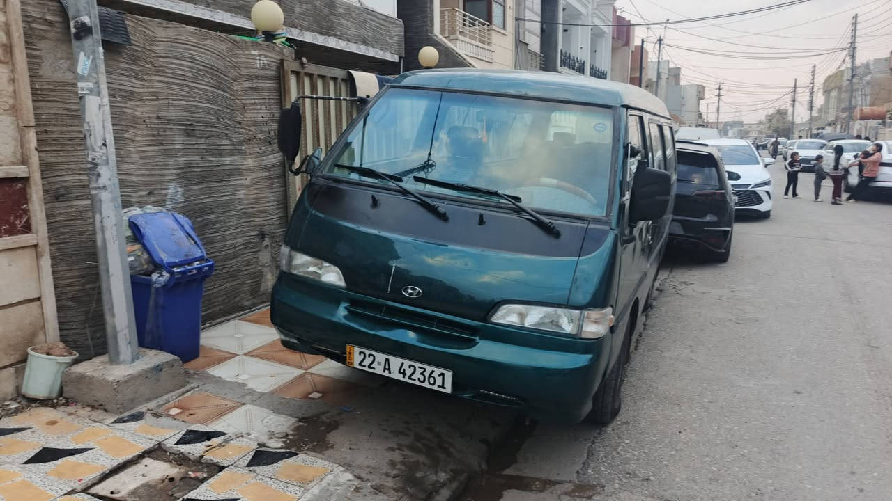 هونداي باص للبيع مواليد 96 كلها بشرط.  عنوان اربيل( سعر 60 )(***********
