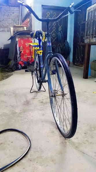 سلام عليكم باسكل حجم 26مصبوغ سمنتي ناقصه بس جوب خلفي باسكل نضيف السعر عل رقم***********
