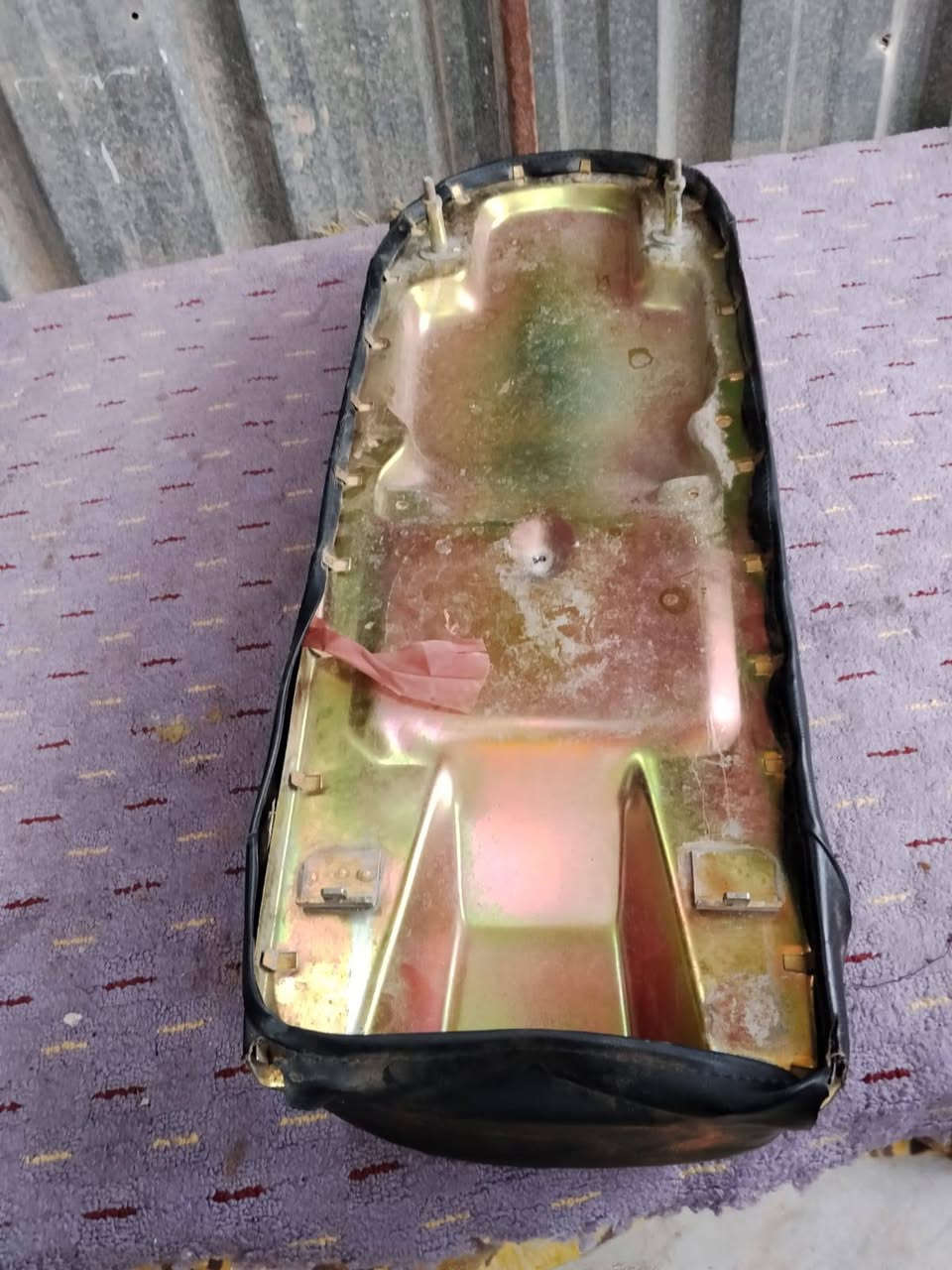 كشن 82 للبيع شراي يتصل على رقم *********** *********** يوجد واتساب توصيل كل محافظات العراق
