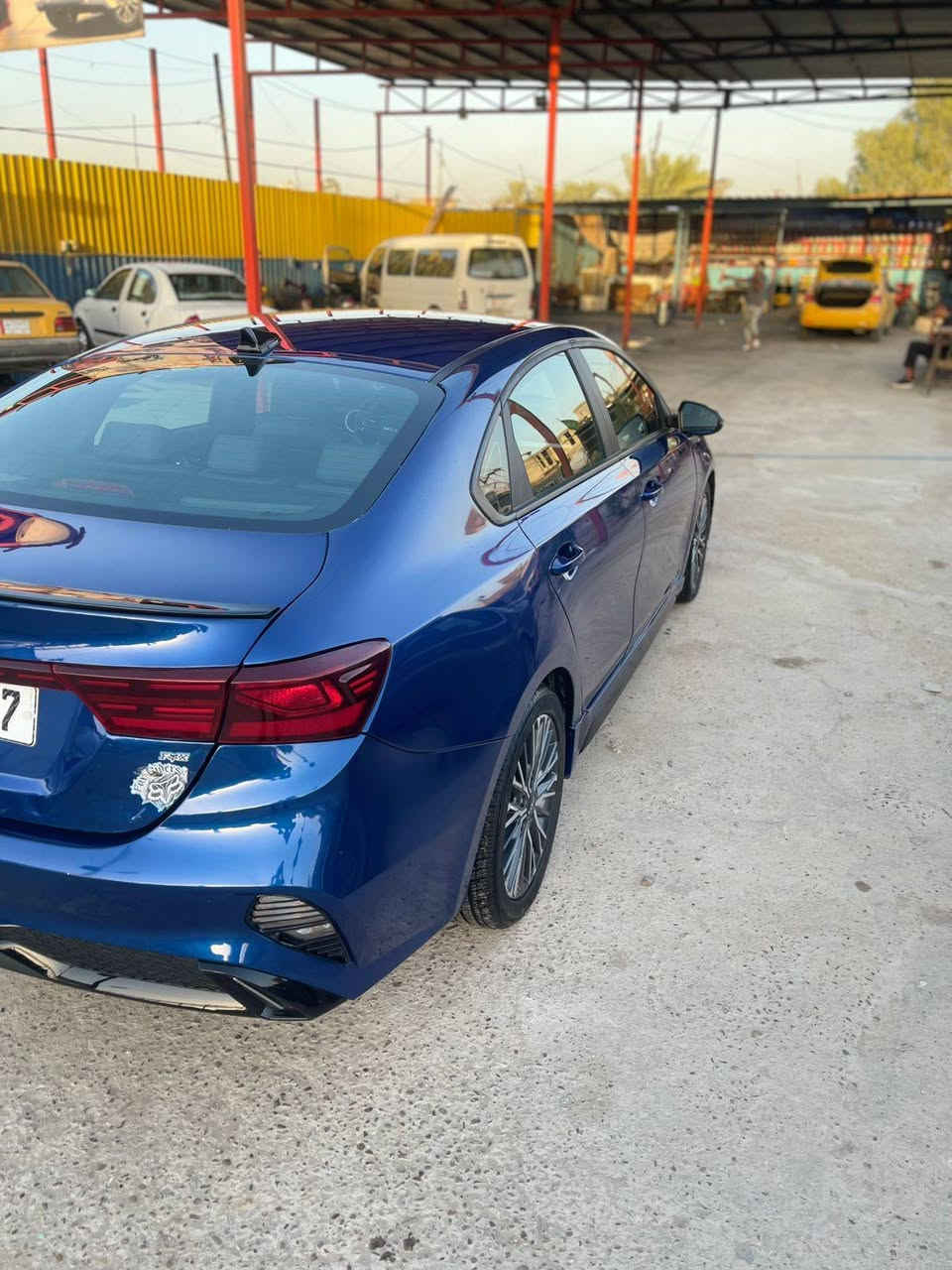 السلام عليكم 🤝

للبيع كيا فورتي جي تي لاين 2024 بصمه
📍مكان السيارة بغداد البياع
ماشية 4000 الف ميل
 دخول جديد مرقم بغداد بسمي 
 مواصفاتها :
⭕️ بصمة 
⭕️ تشغيل عن بعد 
⭕️ محرك 2000 دوش المرغوب 
⭕️ صندوق ذكي (مجرد تتقرب منه ينفتح تلقائياً )
⭕️ فول تحكم استيرن 
⭕️ رادارات جانبية 
⭕️ حساسات امامية و خلفية
⭕️ كشنات جلد gt line
⭕️ تبريد لمس
⭕️ مناخ منفصل 
⭕️ شاشة كبيرة (GT Line بلوتوث وكار بلاي )
⭕️ كاميرا دوارة 
⭕️ طخم تايرات جديد
⭕️ شاشة اعطال 
⭕️ المحافطة على المسار 
⭕️ قيادة شبه ذاتية 
⭕️ ستيرن حرف D 
⭕️ نظام النقطة العمياء 
⭕️ إنارة ترحيبية بمجرد التقرب من السيارة 
وبعد بيها هواي مواصفات 
🔴الضرر صورة جاملغ خلفي جهته اليمين مرفقة بالمنشور 
السعر السياره 165 وبيه مجال 
للاستفسار الاتصال  ***********
ملااااااحظة غير متواجد ع فيس بوك
