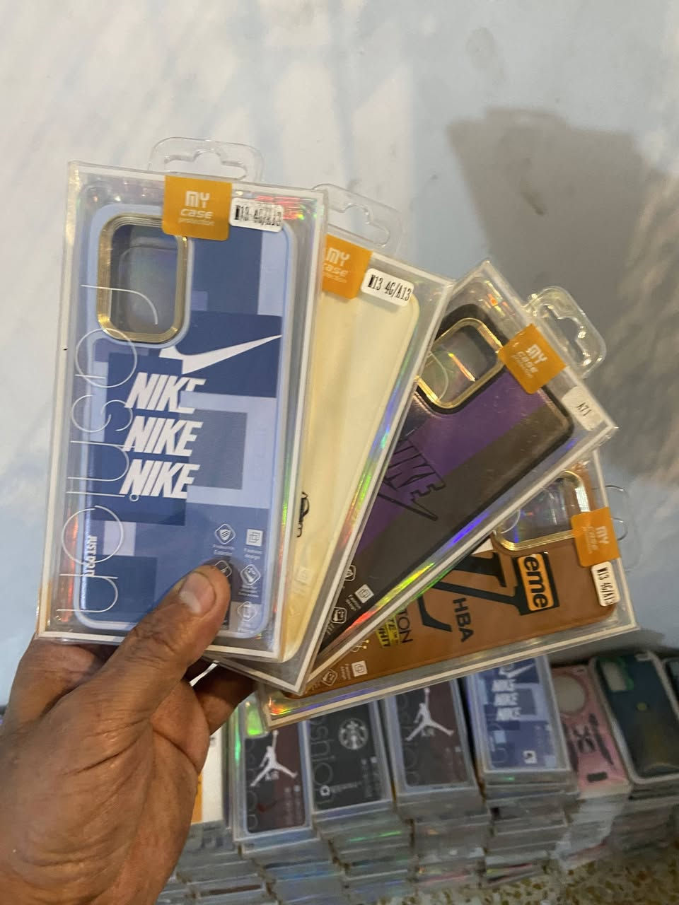 عرض خاص 250 كفر بسعر 60 الف كل الانواع وموديلات الحديثه الاندرويد والايفون توصيل لجميع المحافضات ***********
