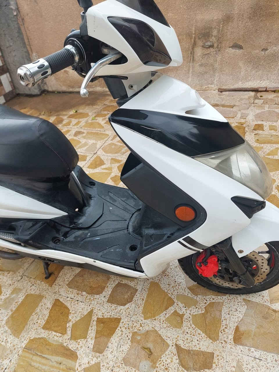 ♦️ سلام عليكم
♦️دراجة سكنس ياباني شمعة موديل 2015
♦️ دراجة نوزل ♦️الون ابيض♦️
♦️كهربائيات اشاير لايت عالي ناصي كلهن شغالات
♦️الدراجة بيهة عطل وديت اكثر من مصلح مايعرفون للنوزل الة جهاز فحص يربطون ويطلعون خلل 
الدراجة مرة تشتغل مرة لا وبطسة تطفة محد يعرفلهة فيشة نوزل جويتر فيتبم يمنة بالمقدادية مايعرفولهة ابيع هل موجود كوم حديد 
♦️اوراق كاملة 🧿

♦️السعر مناسب تاخذ كوم حديد واسئل الرمبة مالتهة بيشش 

♦️المكان ديالى المقدادية 
 
الرقم بي واتساب بالفيس مامتواجد الشراي يتصل
♦️📞📞📞  ***********📞📞📞♦️
