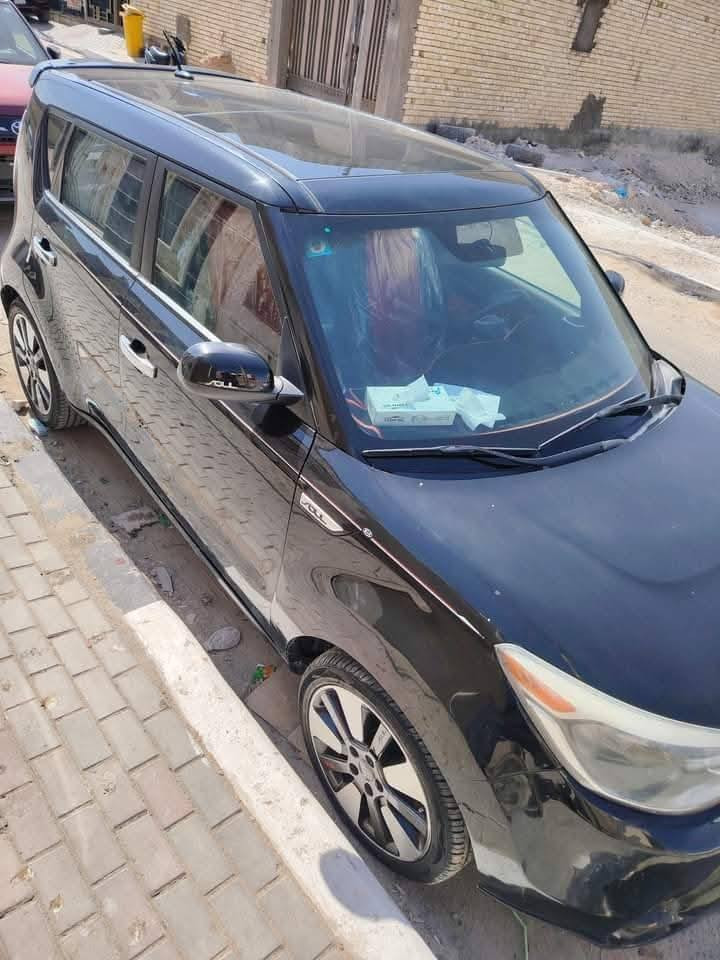 للبيع كيا صول ٢٠١٥ أمريكي 
مكينة ٢٠٠٠
مكينة وكير مكفولات ما مفتوح
فول مواصفات
بصمة تشغيل وأبواب ، حساسات خلفية، بانوراما، شاشة اعطال كبيرة، تحكم ستيرن جهتين، كشن كهربائي، تبريد تدفئة كشنات مع ستيرن، إنارة داخلية، سماعات انفنتي، ويل رياضي، مانع انزلاق، أربعة أنظمة قيادة، كروز سرعة 
تبريد تدفئة فول
رقم بابل دولي مشروع وطني بأسمي تحويل مباشر
سنوية وهزة جديدة ٢٠٢٩
حادثهه جاملغ وبنيد وكلير جاملغ خلفي
مكان السيارة كربلاء سعره 113 وبيه مجال 
للإستفسار ***********
***********
