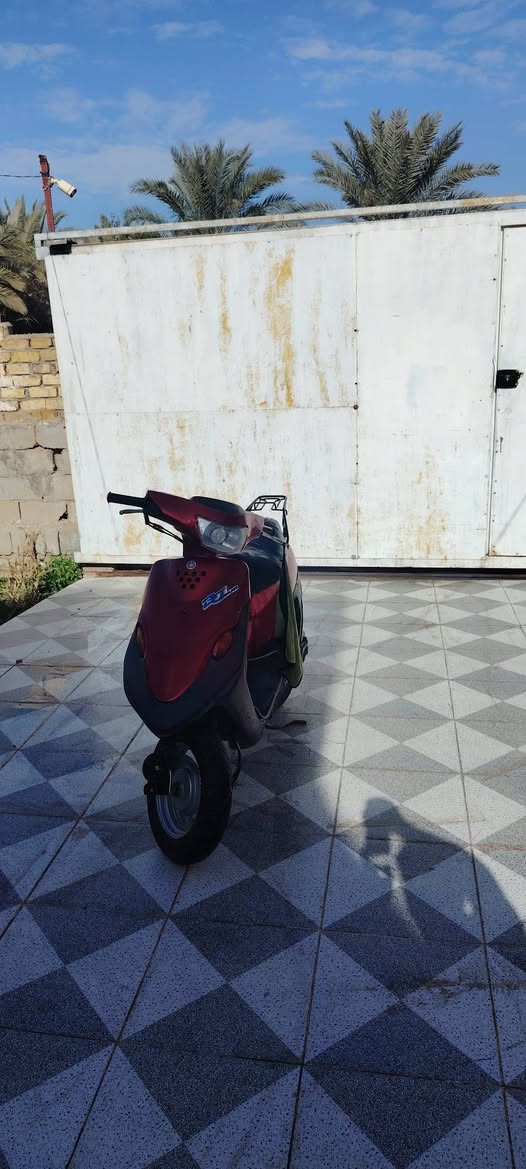 دراجه للبيع مكان السماوه الجربوعيه الأولى السعر ٤٠٠ و بيه مجال للشراي مفتوحه  بس مره وحده  كهربايات كله شغاله سلف هندر الدراجه ما ناقصه اي شي.  الدراجه شلعه و معدل تخبل الدراجه مكينه ناعمه كلش و صوته يخبل  شراي راسلني على هاذا الرقم ***********..
