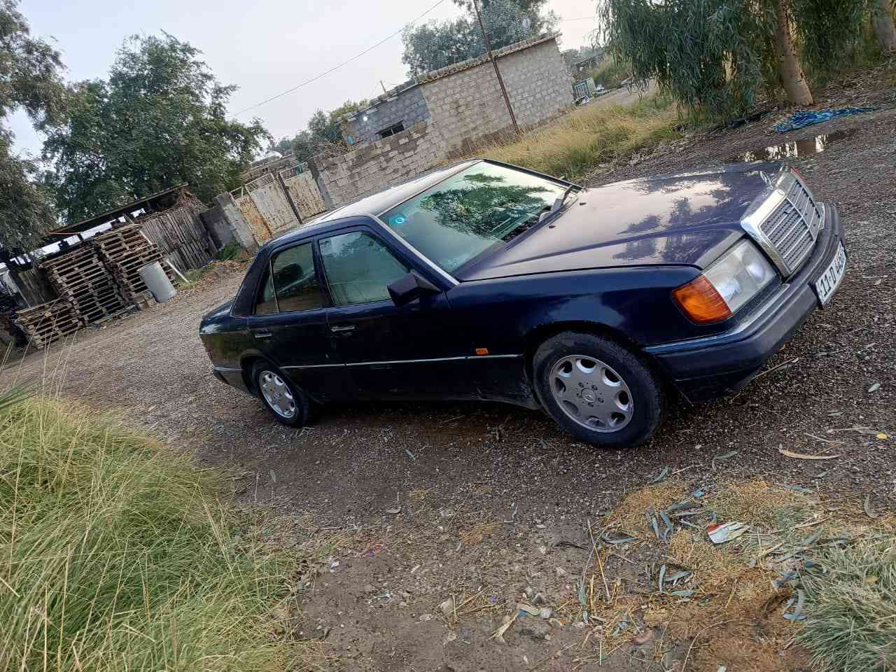 مرسيدس دب موديل 90 مكينه بلاديه قواعد سليمه كهربائيات مع فتحه شغاله تدفئه وتبريد شغال السعر 68 الاتصال على هذا *********** المكان ديالى
