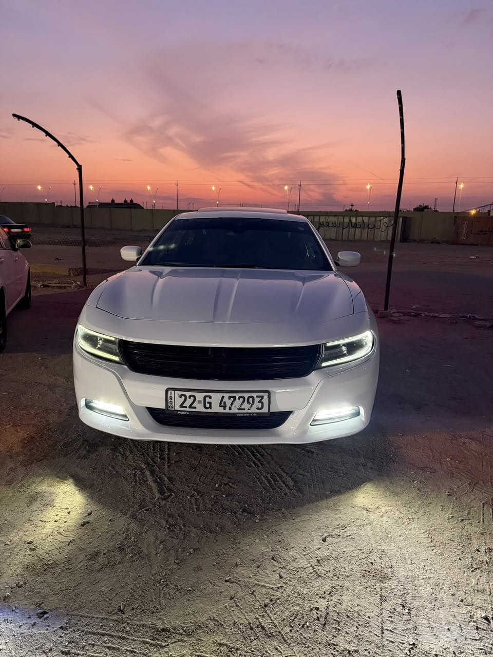 السلام عليكم
چارچر 2017 كندي فول sxt بلاص 
اربيل بأسمي سياره سنويه 2027
بيهه جاملغ امامي صبغ فقط الباقي كفاله
سياره كلش جديده وجاهزه من كلشي 
ماشيه 92 ميل 
سعر 225$ مجال بسيط

مكاني بصره الزبير
متوجد فقط عل رقم
***********
