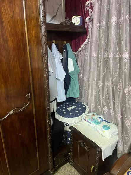 سلام عليكم من رخصه الادمن عدي غراض مستعمله للبيع غرفه اخشاب مع دوشك مع غراض منزليه البيع العنوان بغداد الامين الثانيه سكينه ***********السعر خاص ورقم
