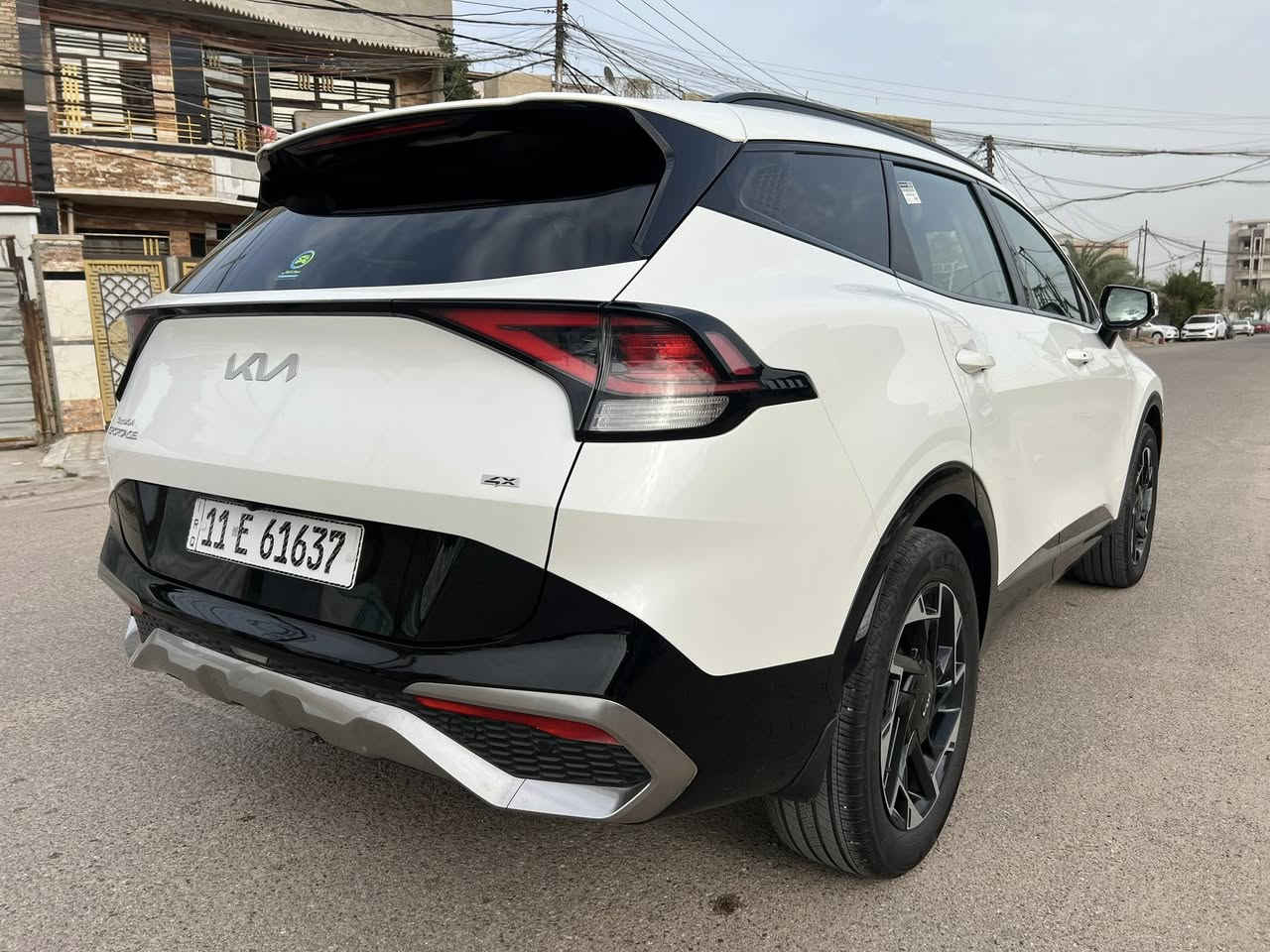 سبورتج 2025 Ex فـول 1/1
( كلين كلين كلين ) يعني السيارة مكفولة من الصبغ قطره صبغ مابيها ضررها دعاميه بدلتها نفس اللون 
صور الحادث بالمنشور موجودة 
والسونار هم بالمنشور

مواصفات :
بنوراما 
بصمة + بصمة ابواب
كراسي تدفئة وتبريد 
شاشة متصلة كبيرة 
رادار جانبي خلفي
صندوق كهرباء 
كراسي ثنين كهرباء + جلد 
4*4 دفع رباعي 
ماوس تحكم وضعيات
حساسات امامية خلفية 
وبقية مواصفات ال4X معروفة 

السيارة بأسمي دخول جديد مرقم بغداد 

السعر 245 $ مرقم بغداد جاهز هزه جديده كبل تحول

بيها مجال بسيط

مكاني بغداد الشعب قرب النادي العربي 
***********
