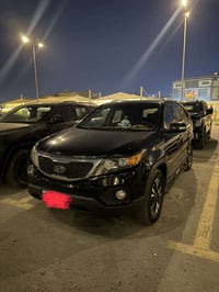 بيع مستعجل سورنتو ٢٠١٢ امريكي رقم جديد انكليزي  تحويل بنفس اليوم السنو...