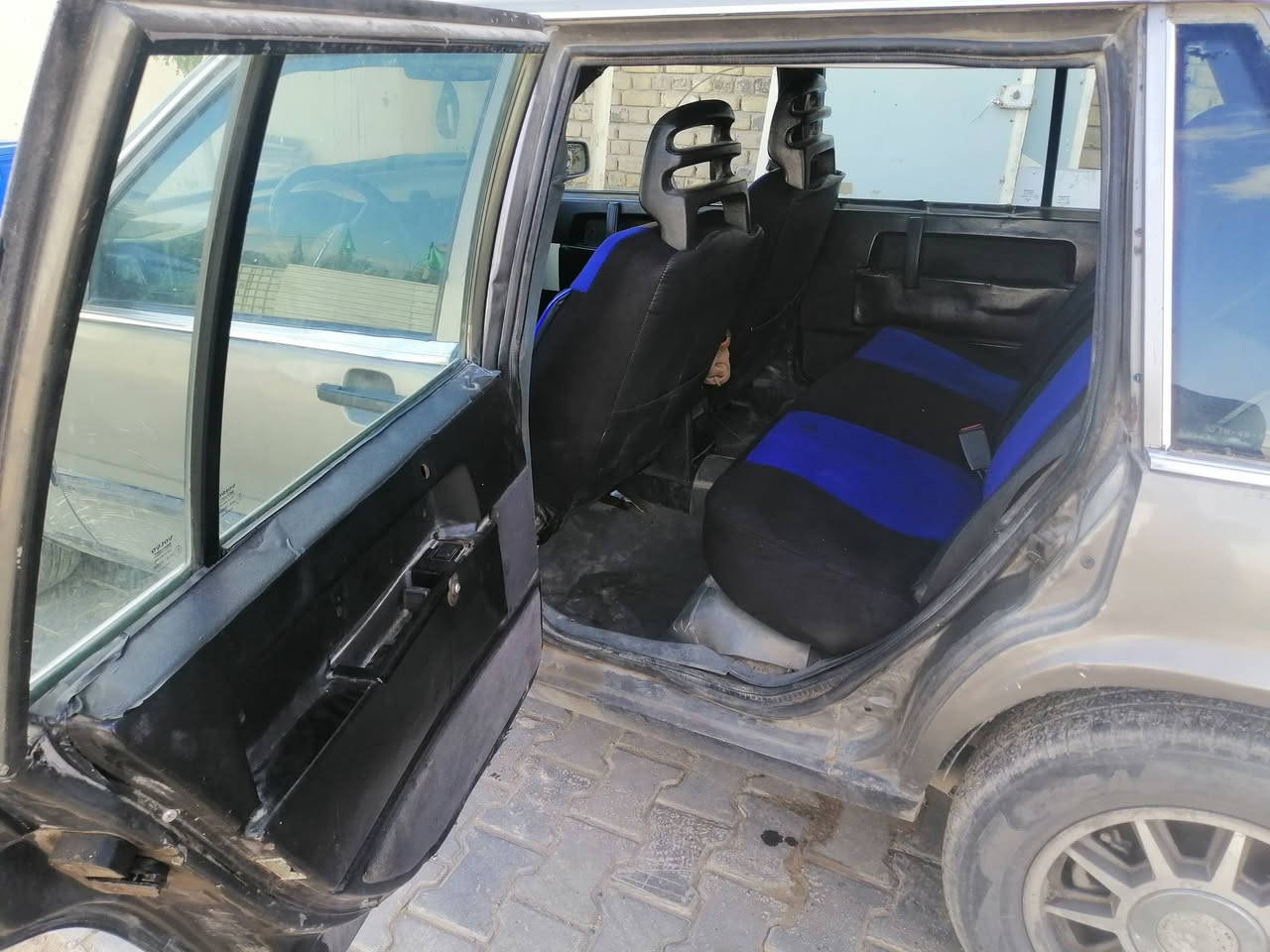 فالفو ٧٦٠ يعني محرك ٣٠٠٠ بخاخات موديل ٨٩ السيارة قبل شهر محول رقمها انكليزي ورحت بيه لبغداد محرك بي خيط بخار اوتوماتيك باتري جديد البارحه اشتريته ٨٠ وتايرات جدد كهربائيات شغاله جام ٤ كهرباء يصعد وينزل 
لا تجي وتكلبها حالها حال ٢٠٢٥ هذا الموجود وبسعرها
السعر ٢٨
مكان السياره كوفه
***********
