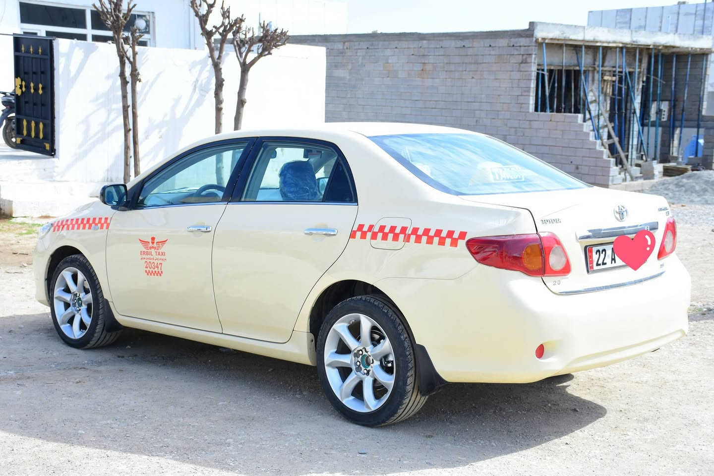 سەیارەی بیکاشۆی تەکسی بۆ فرۆشتن مۆدێل 2010 یە ، کەمێکی پشتی هەیە ، پێشوەی کن پاتریەکەی کەمێکی هەیە ، دوو چامڵغی پێشی ڕەشە ، بۆنیتەکەی قوڵانجێک بۆیاغە ، مەکینە بیلادە ، هەزە و ڕەقەم و سەنەوەی نوێیە ، هەر چوار تایەی نوێیە ، هیچ تەقە و ڕەقەی نیە ، گێر عادیە
نرخ : 125گەڵا
شوێن : کۆیە 
ژمارەی موبایل ***********
