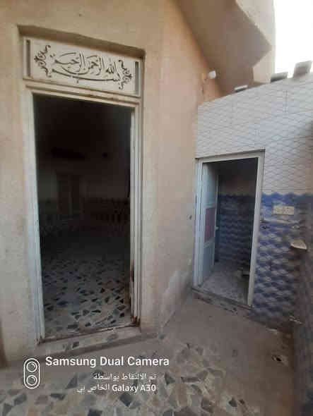 بيت للايجار في العماره
في منطقه الدبيسات مقابل كراج بغداد
100متر طابقين نضيف 
السعر:  350
الاتصال: ‏‪***********‬‏
