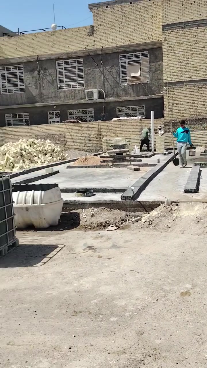 تونات مساحه الواحد 80 متر وجه 5 ونزال 16 سند 25 طابو صرف مجاور مجمع السلام السكني باقي التفاصيل داخل الفيديو وللستفسار *********** ***********

