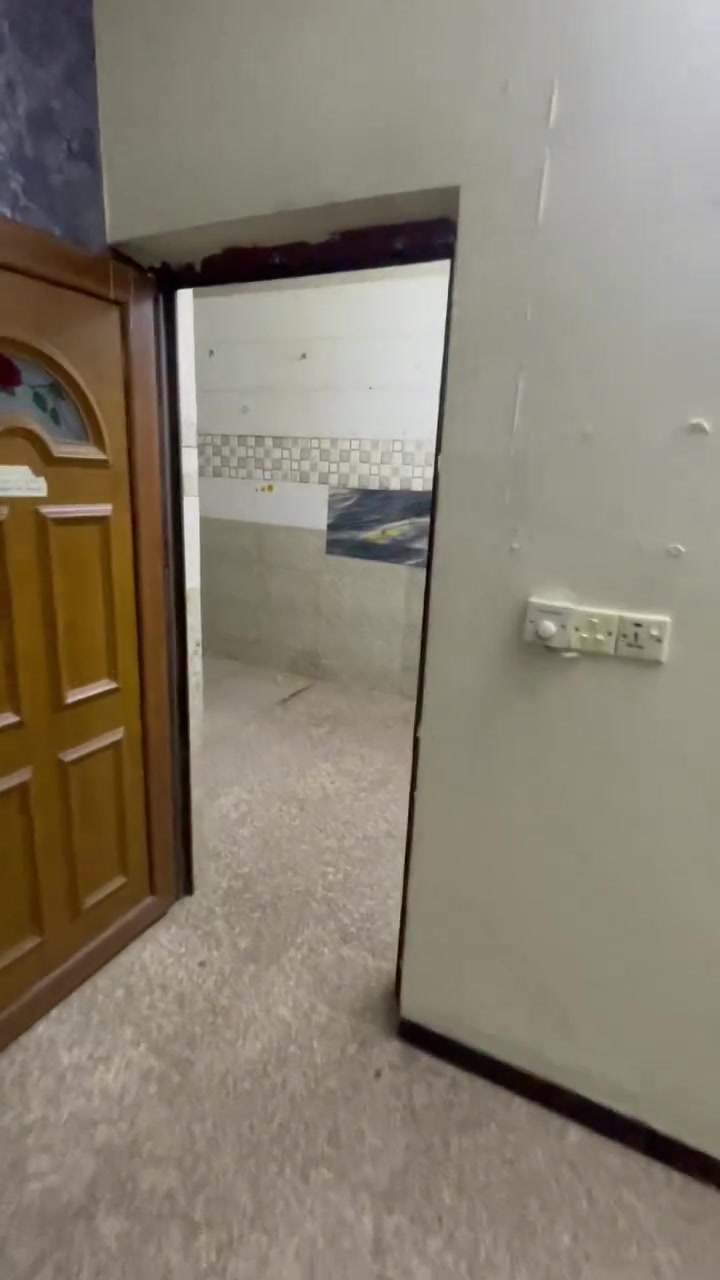 قه للايجار العنوان حي الجامعه قرب جامع نجمه تتكون من صاله مطبخ غرفه نوم وحمام وبالكون خارجي للاستفسار الاتصال ***********
