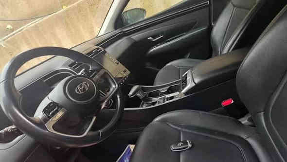 السلام عليكم توسان موديل 2023 فول مواصفات 1/1  مكان السيارة بغداد العامرية   بيهة 3قطع السيارة 
تجي تسويلها سونار  
السعر 180ورقة 
***********
***********
