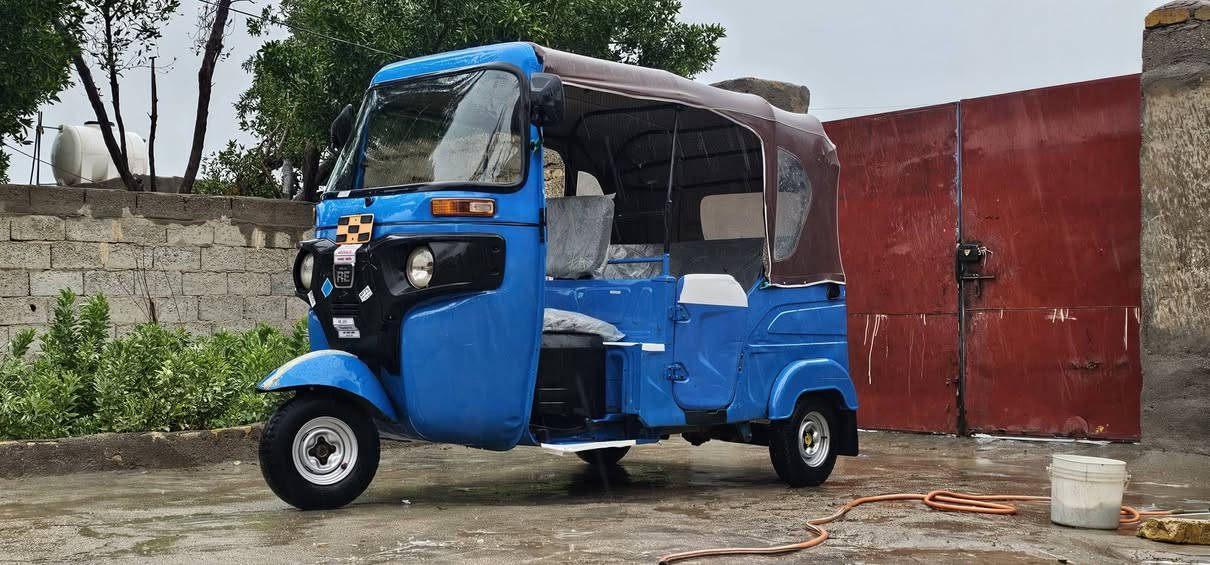 السلام عليكم  تكتك رقم وسنويه 22شهر 7
مكينه مكفوله مبدل بيها بس زنجيل 
والكشر بيها بارد يم البك لايت 
وبل لقد شويه 3 اصابع 
تكتك جاهزه ما تذب عليها ربع 
تراي زيرو 
تواير جبلي اصلي 
كهربائيات كله شغال 
السعر7800
المكان ناصريه قضاء الرفاعي 
ابو واثق
***********
***********
