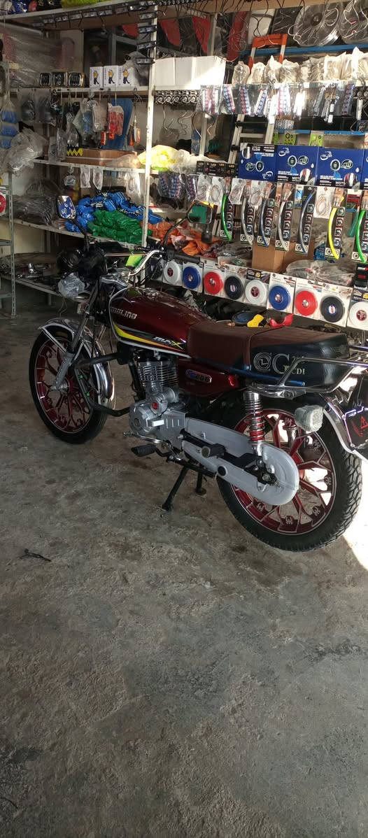 للبيع دراجه سونك موديل 25 محرك 200 جاهزه السعر 850 للتواصل اتصال ***********
***********.  الصقلاويه الناحيه مقابل كافتريا وهم
