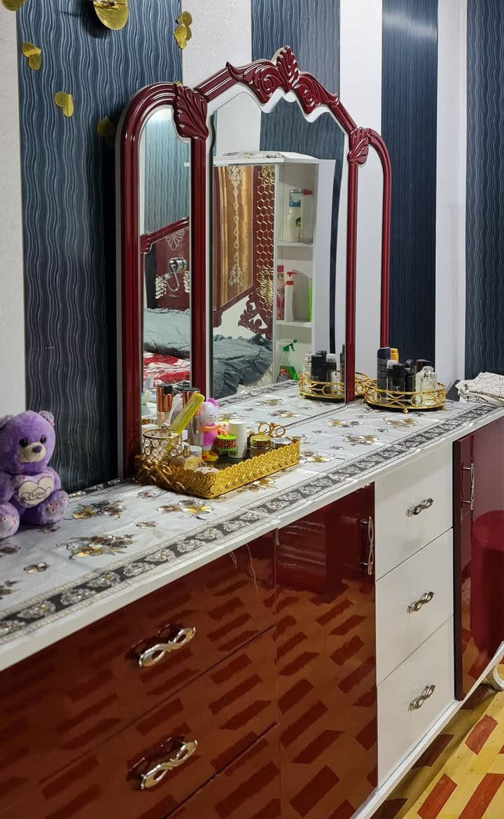 غرفة تركي نظيفة
السعر ٦٥٠ وبيها مجال 
***********
