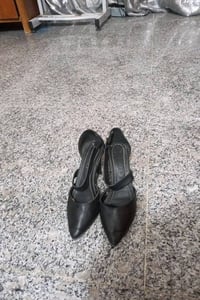 حذاء نسائي • مقاس ٣٨ • ملبوس ٣ مرات