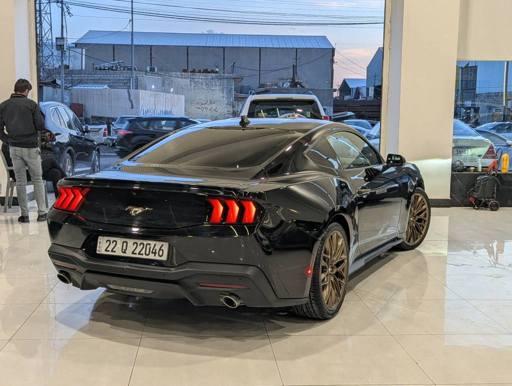Ford Mustang Premium 2024 
سبوغ : ٣ پارچه و نیو
ماوه ی رویشتن :  ۱۸۹۰۰ کیلومتر
بزوێنەر : ٤ پستۆن ٢.٣ لیتر تۆربۆ
ئایرباگ : تەنها شان
مواسفات : پریمیۆم فول فول 
نرخ : ٢١٥٠٠ $ دوو دەفتەرو پانزە وەرەقە
***********
*********** أربيل, العراق
