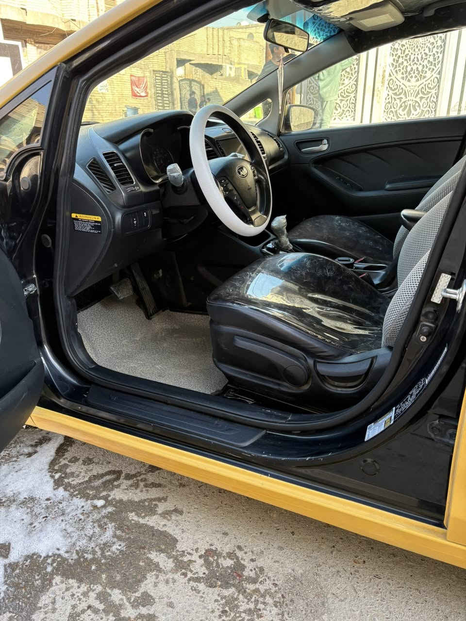 فورتي ٢٠١٧
محرك دوش٢٠٠٠
ضربتها بس بنيد بدون دواخل مابيها أي تبديل حداديه كفاله تخم تاير جديد أي نقص مابيها نص فول 
العنوان بغداد 
الرقم ***********
