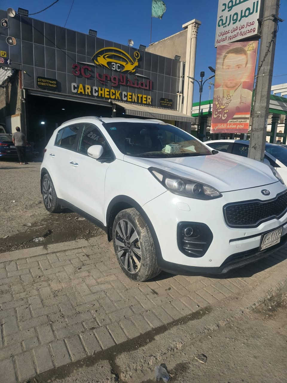 السلام عليكم
سبورتج 2019 سيارة نظيفة جداً خليجي  موضح بل سونار ماشية 180 الف مكينه 2000 دوش رقم وسنوية جديدة بأسمي السعر175 وبيهه مجال مكاني تقاطع  النهروان

***********
***********
