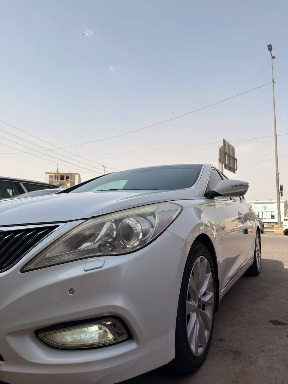 بيع مستعجل جدا ..ازيرا 2015 فول موصفات vip بيهه تبديل باب فقط نفس اللون والباقي ملاحضات بسيطه شوف العين ماشيه 130 المكان .النجف الاشرف للتواصل *********** السعر 130 وبيهه مجال
