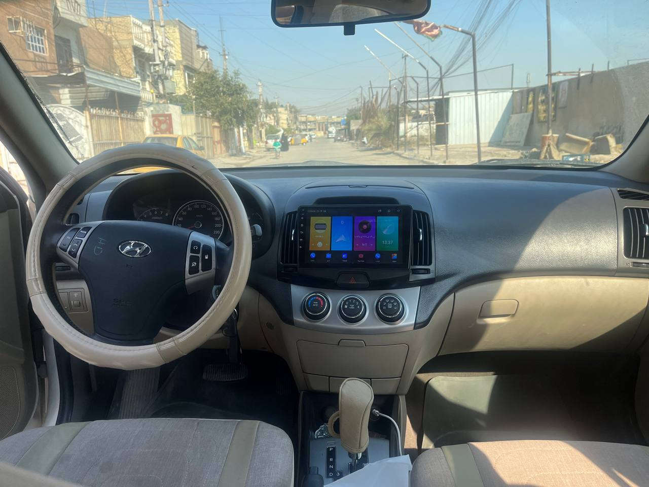 سلام عليكم النتره مديل 2011 فحتة السيارة تحكم استرين 4 ويل كب السيارة مكفولة كفالة عامة بس هذا الباب وبعدها مامصلحة السيارة كير ومكينة جدد حدادية جديدة اترايه حلو ماشيه 95 الالف ميل حقيقي السيارة سبيره منازل تبريد شغال تدفئة السيارة أي نقص مابية 
135وبيها مجال 
مكاني بغداد 
اللاستفسار ***********
