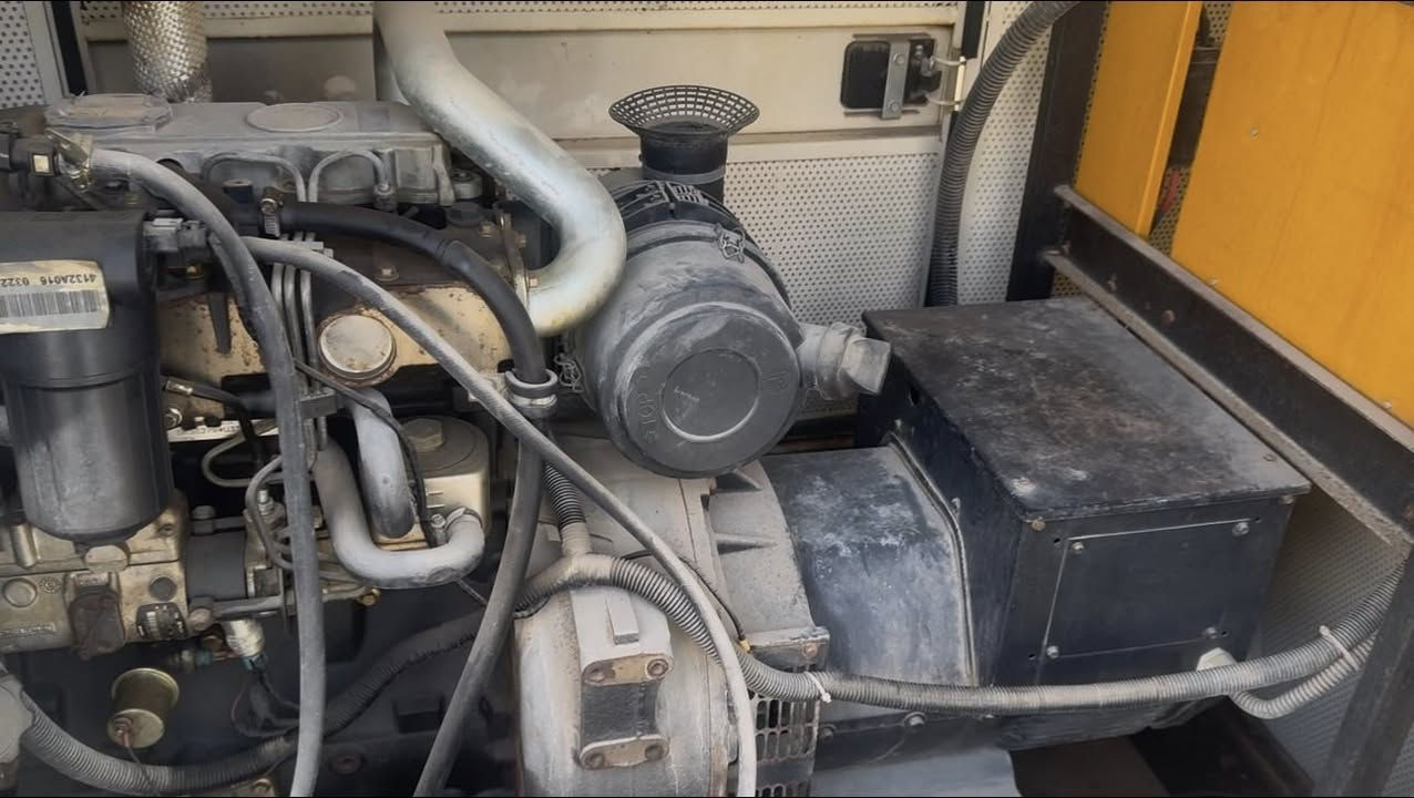 مولدة بيركنز إنكليزي استخدام بيت فقط 
45kv
3 بيستم 
المولدة اخت الجديد نظيفة من كلشي 
للتواصل 
***********
