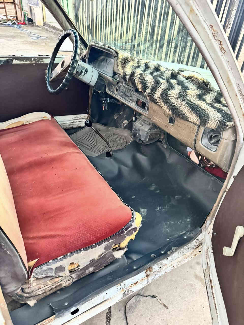 للبيع بيكم مدي1980
مكينه وكير مكفوله 

صدرهه نضيف 

السعر 15 وبيه مجال 

السياره صاحبه موجود 

رقم الهاتف ***********

عنوان ديالى
