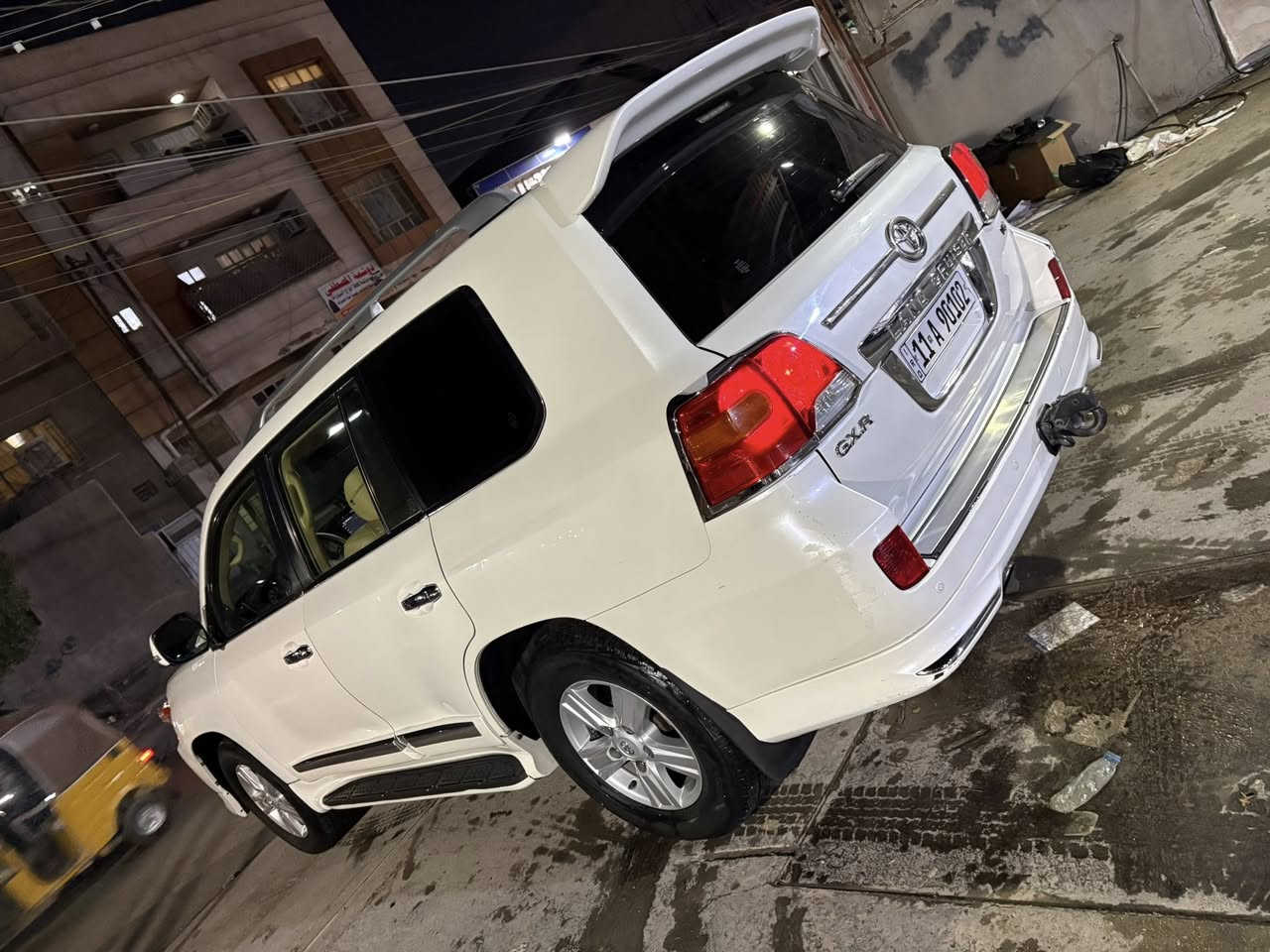 سلام عليكم
لاندكروز 2012 بريم

تحكمات ستيرن 
فتحه بسقف سلايد 
تشغيل بصمة  
مكينه 6 ممفتوحه
سياره جاهزه من كلشي 
بيها نص بنيد صبغ وجاملغ يمنه بارد فقط 
السعر . ٣٣ ونص وبيها مجال بسيط 
للاستفسار : ***********
