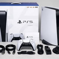 بلي 5 فات للبيع كامل الملحقات بدون اقراص  الجهاز امريكي و الجهاز ما مف...