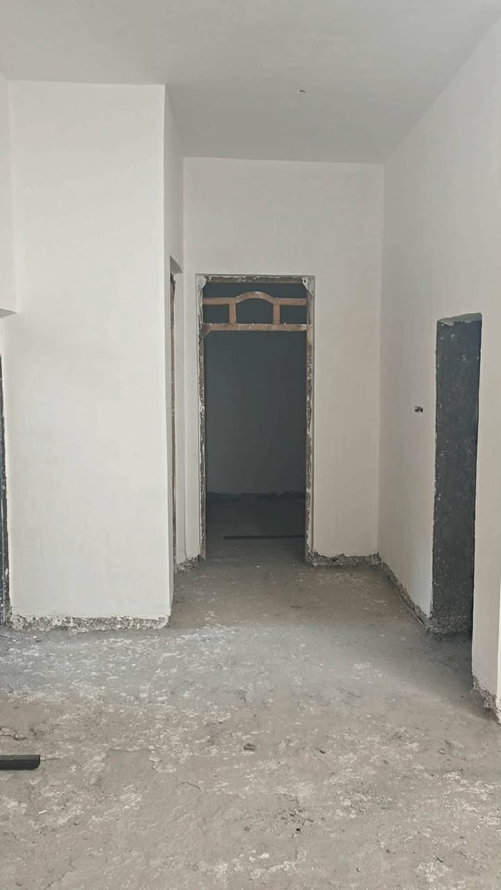 بيت للبيع 200 متر السعر 153 حديث كونكريت بناء طابوك يحتاج فقط ارضيه وتشطيب كهرباء مطلوب اسكان 39 من ضمن السعر العنوان حي الفداء قطاع 24 
***********
