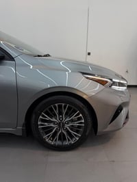 كيا فورتي موديل 2023 ماشي 9000 جديده جدا بدوون اي نقوصات السياره حادثه...