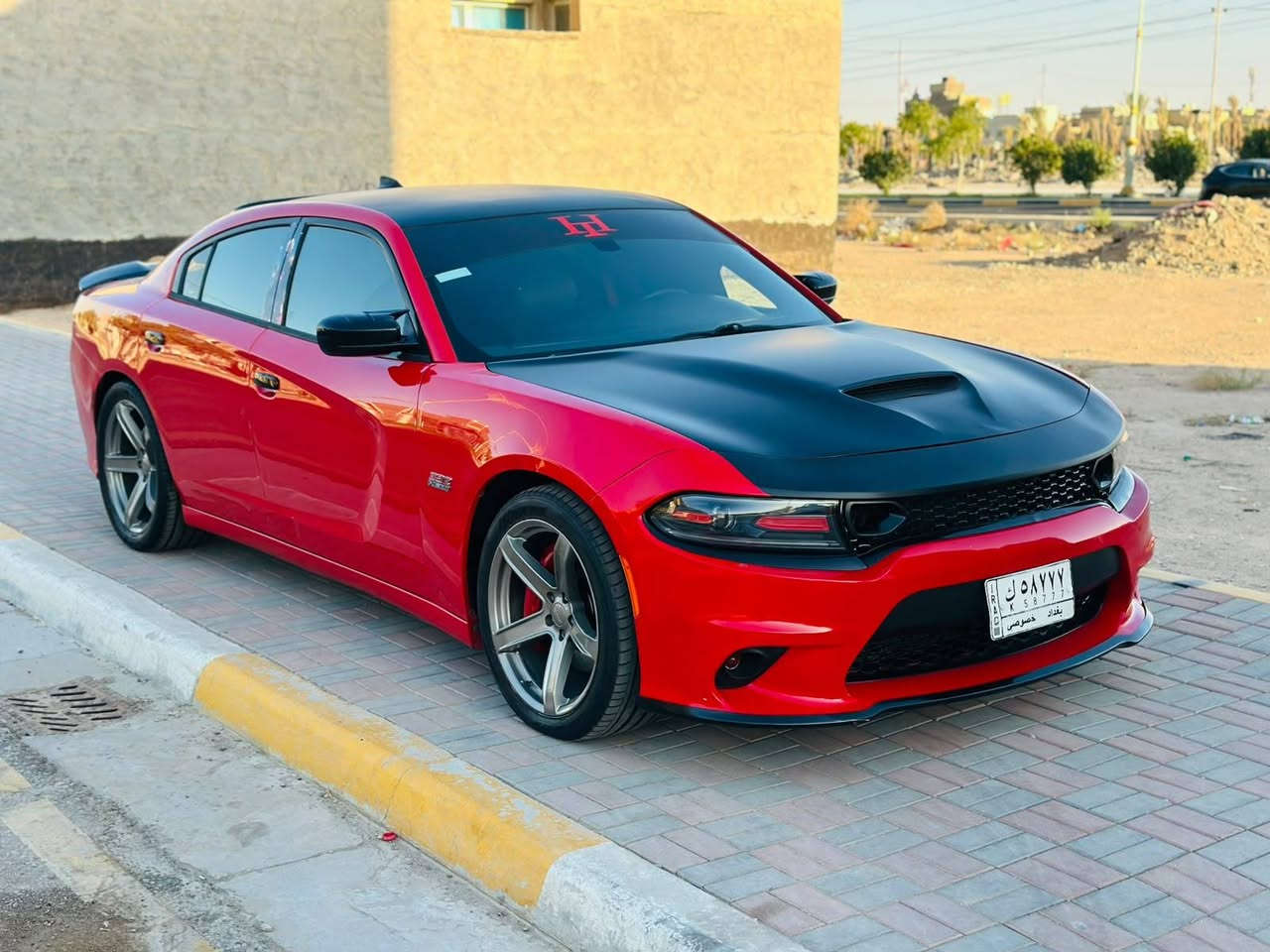 جارجر موديل 2018 ارتي بيه جاملغ صبغ فقط ولباقي مكفول السعر176وبيه مجال حق الجيه بيع فققط بدون مراوس
للاستفسار ***********السياره جديده وجاهزه من كلشي من مكينه 5700 وكير وحداديه وتخم تاير جديد  مواصفات شاشه كامره حساس كشنات حضن كهرباء شفتات عليه كماليه وترتيب هواي سياره بلاد ماشيه 80 سياره جاهزه وما بيه نقص شرط مكان السياره كربلاء
