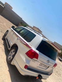 لاندكروز • ٢٠١٢ • بدون ضربة