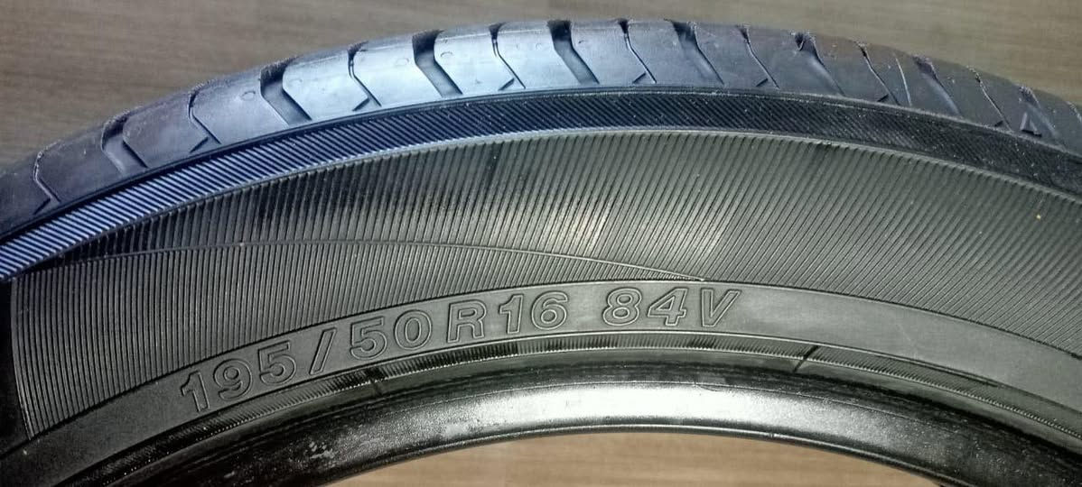 السلام عليكم تخم تاير نظيفات السعر 150الف مكلف بالنشر ***********
