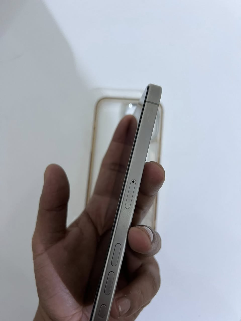 ايفون 15 برو ماكس لون تيتانيوم المميز بطارية 90‎%‎ ذاكرة 256 كامل ملحقات مامبدل بي ولا قطعة 
السعر : مليون و50 الف
رقم الهاتف : ***********
العنوان : البصرة ابو الخصيب
