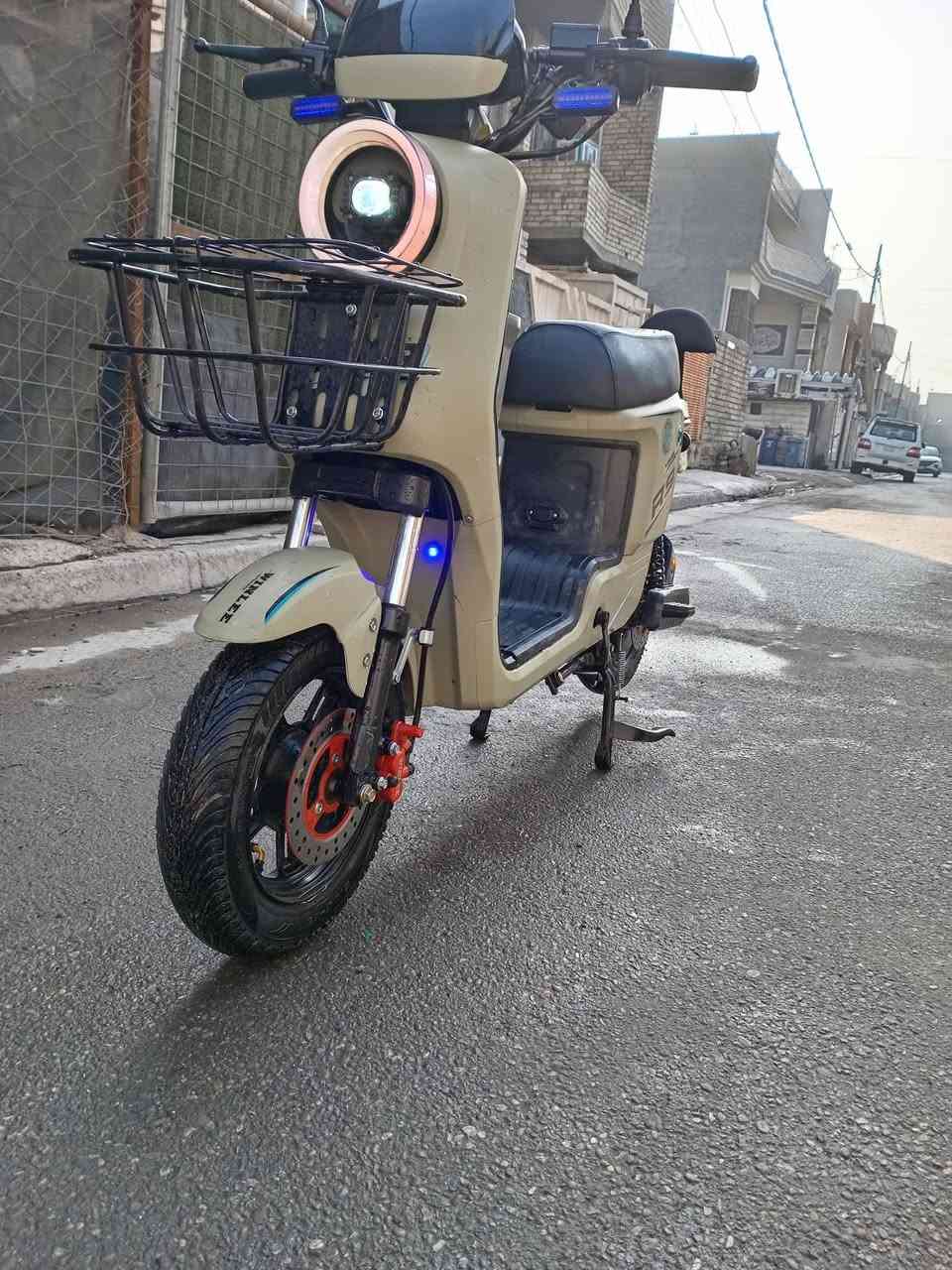 السلام عليكم
دراجه r9 للبيع!
دراجه من ماركه وناي المعروفه بعالم الدراجات
كدامكم صور الدراجه نضافه ومعتني بيه
نضام الرجوع للخلف
بريكات دسك امامي وخلفي
ملفها ١٢٠٠ واط حقيقي١٠٠٪
خمسه بطاريات الدبل
اربع سرع
بريك الأمامي دهن والخلفي غاز
(دراجه ما تعبك) بين قوسين
وبيها مواصفات بعد ما ذاكرها
مكاني الدوره المهديه الثانيه 
للاستفسار اتصل عله هاذ الرقم ***********
سعرها 480 وبيها مجال كلش بسيط اتصل وتدلل🌹
