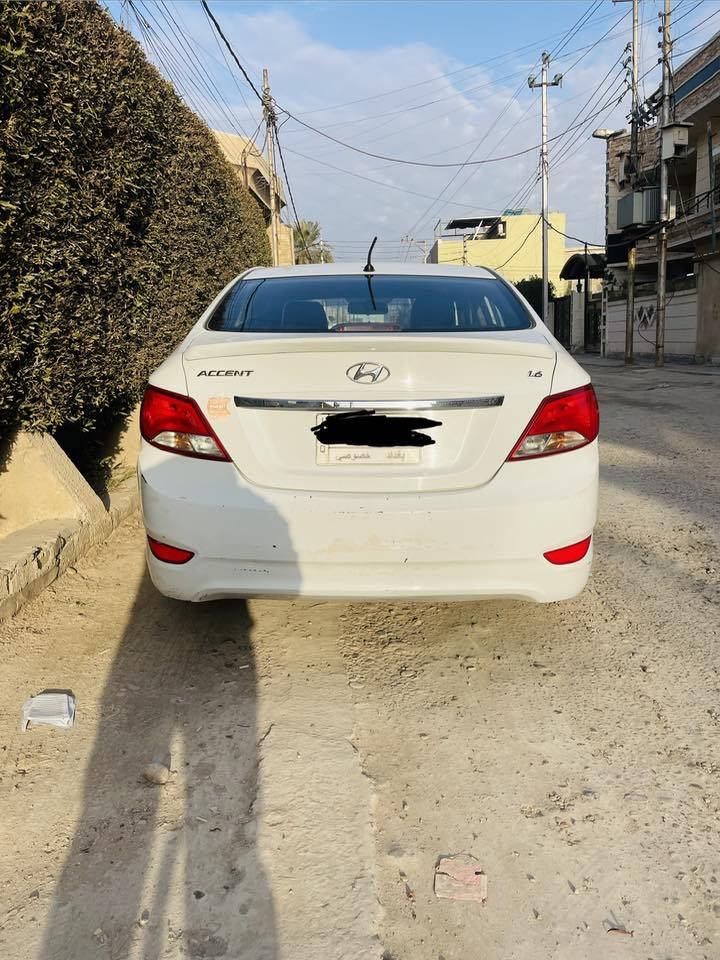 اكسنت ٢٠١٦ خليجي
السلام عليكم

السيارة مشروع وطني يعني تكدر تحولهة باي دائرة 

بدون حادث

مواصفات: 

مكينة ١٦٠٠ 
تحكم و اشارات بالمري 
فتحة سقف 
شاشة
نظام ايكو
تحكمات ستيرن
كامرة خلفية

السيارة طخاتهة واضحة بالصور و ماشية ١٣٦ الف

السعر ١٠٥ ورقة  

العنوان بغداد الدورة

***********
