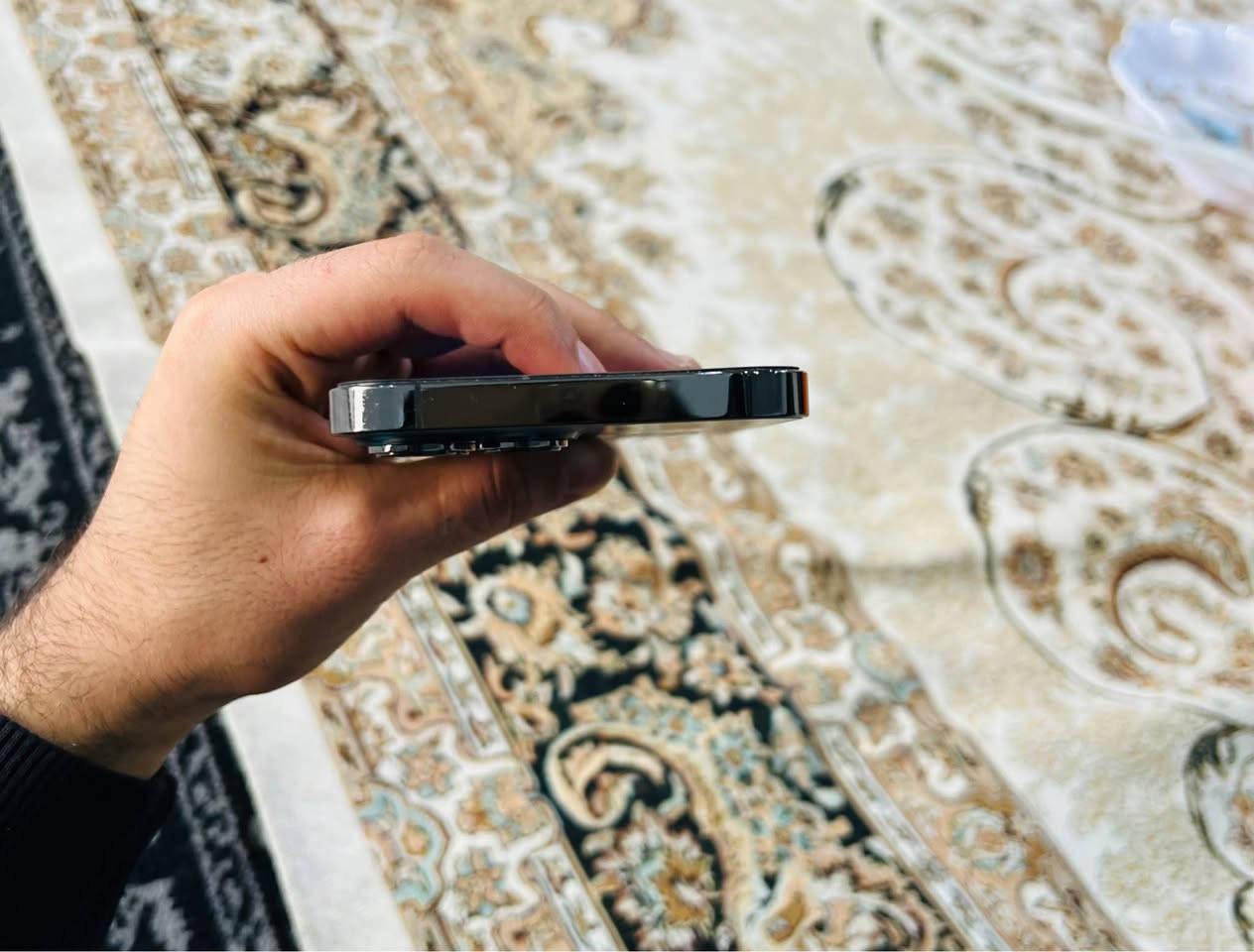 ئايفؤن ١٣پرؤماكس به شه رت لؤك لؤك مؤبايله كه ئى ده سته خؤمه به شه رت ده فرؤشم ١٢٨ئيگايه پاترى ٨٤بيلادييه له شه ريكه ى ئايفؤن شاشه ى به بيلادى گؤرايه به س به شه رت ده فرؤشم سه حرى ٤٣٠$دؤلاره *********** أربيل, العراق
