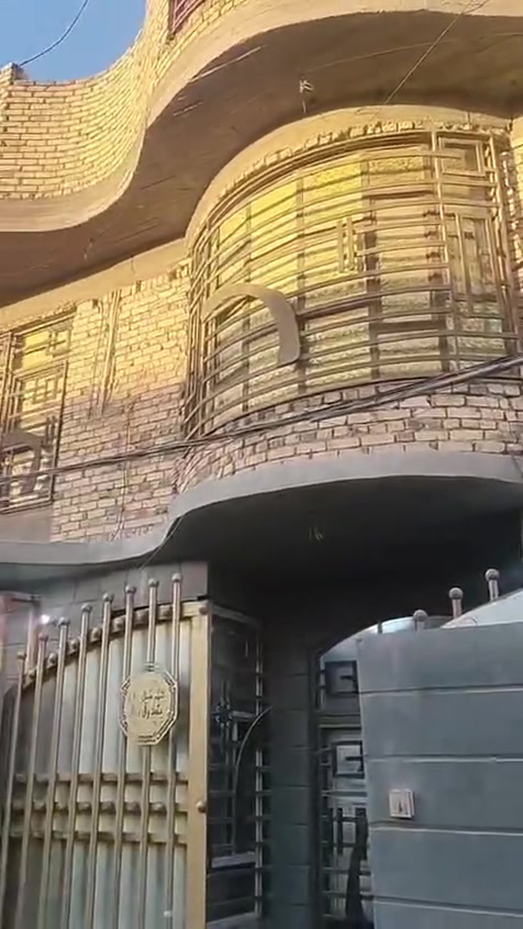 يالله بيت طابقين للبيع طابو زراعي سند25المساحه 200م  ركن  يتكون طابق الأول صاله مطبخ ستقبال صحيات كراج طابق الثاني 3 غرفه  سويت  الموقع ممتاز كربلاء طويريج حي الرياض قرب شارع المستشفى استفسار اكثر مراسله او اتصل  
*********** 
***********
