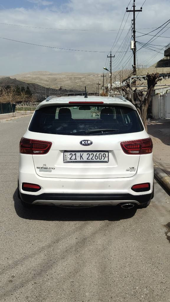 السلام عليكم
كيا سورنتو 
2019
اللون ابيض صدفي
الوارد خليجي
ماشيه 118km
المواصفات 
شاشه كبيره كامره خلفيه بصمه ابواب وتشغيل وجنطه ويل كب نيكل حجم 20
تبريد ابيانو
7راكب كشنات جلد +الكشنات الاماميه كهرباء
محركV6 كير 8سرعات اوتو +عادي
لد امامي ولد خلفي كشافات اماميه
لايت ثلاث عدسات شباك نيكل اشاير بالمري 
ومري كهرباء شفط 
حساس امامي وحساس خلفي
كلشي واضح بالمنشور 
 والكير والمحرك ايضا مكفولات الكهربائيات ايضا
بيه فقط باب خلف السائق صبغ فقط الي محدد صبغ والباقي مكفول 
الرقم الجديد والسنوية جديدة مجددة الى 2030 
الاستفسار ***********
السعر 257$
الموقع السليمانية السليمانية, العراق
