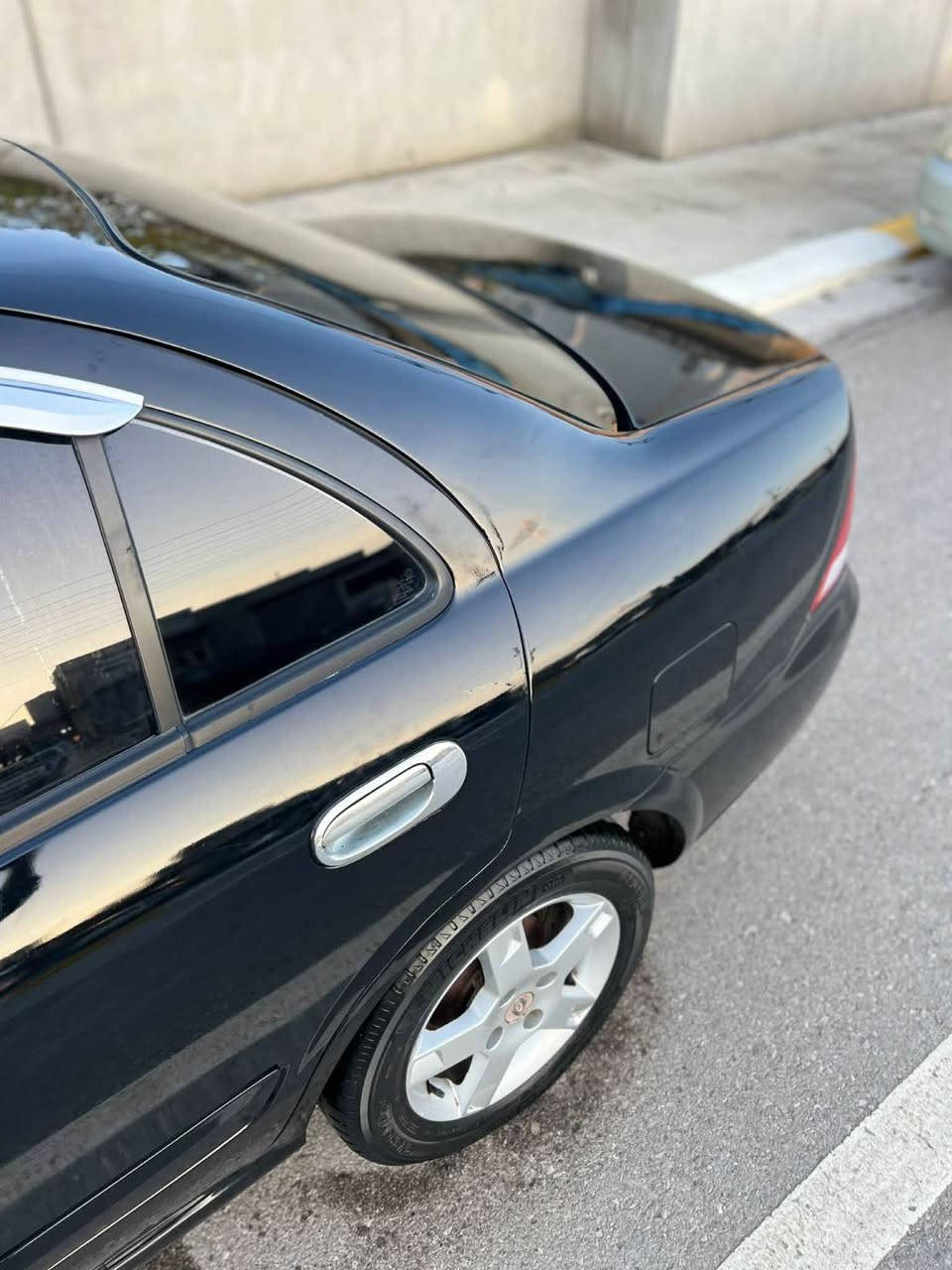 مؤدل2010
ره ش  قه تران
سه ياركه مالى درسته
رؤنى و ئايدرؤليك گؤراوه
پيشى 300هه زارى ليدراو ه وه ك تؤپى لي هاتوه 
نرخى كؤتاى 46 وه ره ق 
هه له بجه ى شهر عيد
***********
