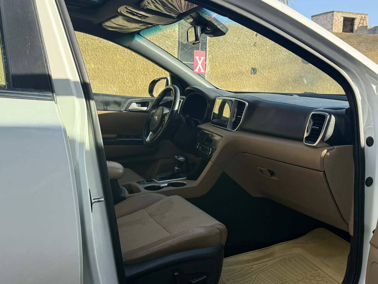 سلام عليكم سبورتج موديل 2019 خليجية فوول مواصفات
سيارة بانوراما مري شفط جنطة كهرباء بصمة تشغيل بصمة ابواب كشنات كهرباء هاندبريك بصمة حساس امامي خلفي داخل جلد بيجي لونين 

مكينة 2000 دوش مكفول كير مكفول 

ماشية 67الف كيلو 

سيارة بحالة وكالة 

الكشر مكفول كفالة عامة 

مكان بغداد الكرخ 

سعر 197 بيها مجال بسيط 

***********
